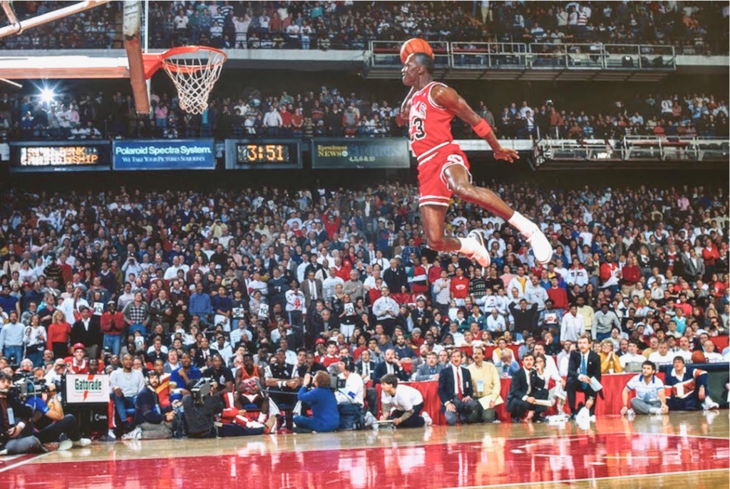 God hooped with Michael Jordan at the 1988 Slam Dunk Contest
https://myhousestats.com