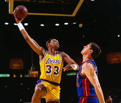 Kareem-Abdul Jabbar with the skyhook
https://myhousestats.com